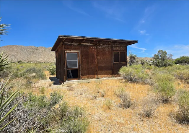 5th image of 5 Apache, Morongo Valley, CA 92256 | MLS# JT26089077