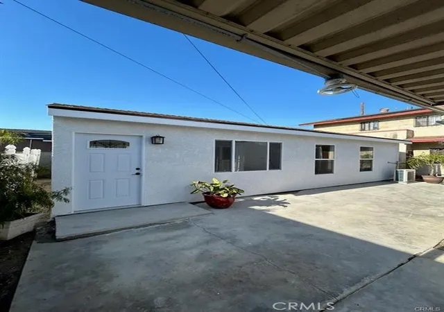 Photo 2 of Single family home for sale at 2033 W Burnett St, Long Beach, CA 90810 | MLS# PW26089090 | Listing updated on 2026-09-30