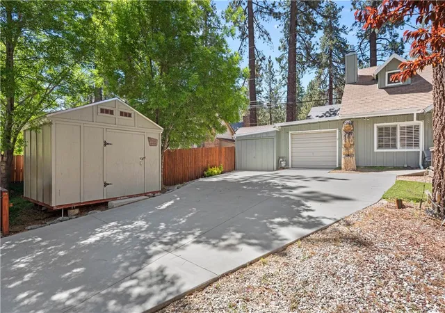 3rd image of 1869 Outer Hwy 2 S, Wrightwood, CA 92397 | MLS# HD26086882