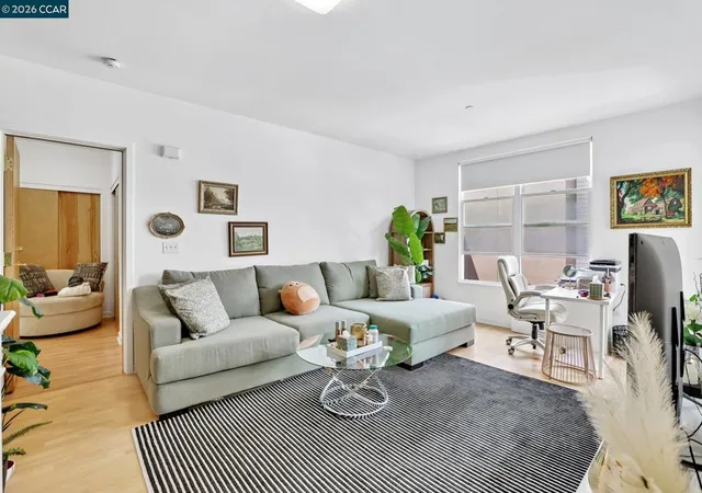 4th image of 5900 3Rd St, San Francisco, CA 94124