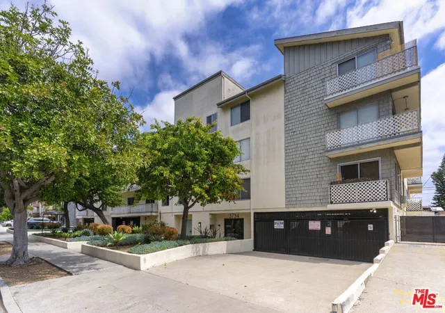 Homes for sale in Los Angeles, CA | 3734 S Canfield Ave #109, Los Angeles, CA 90034 | MLS# 26797467