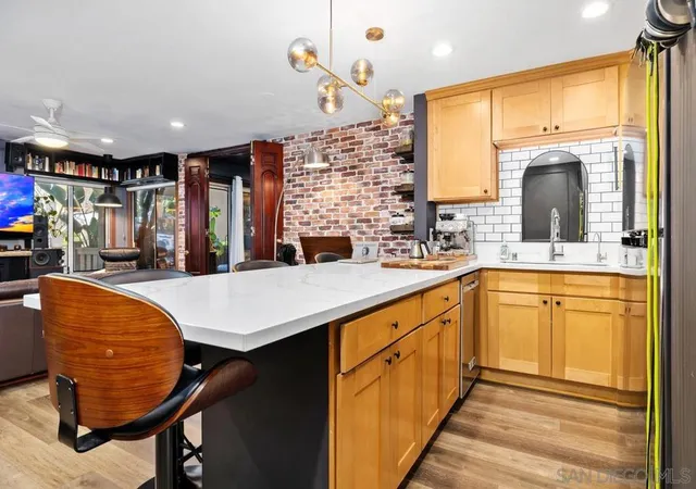 2nd image of 1775 Diamond #105, San Diego, CA 92109 | MLS# 260009860SD