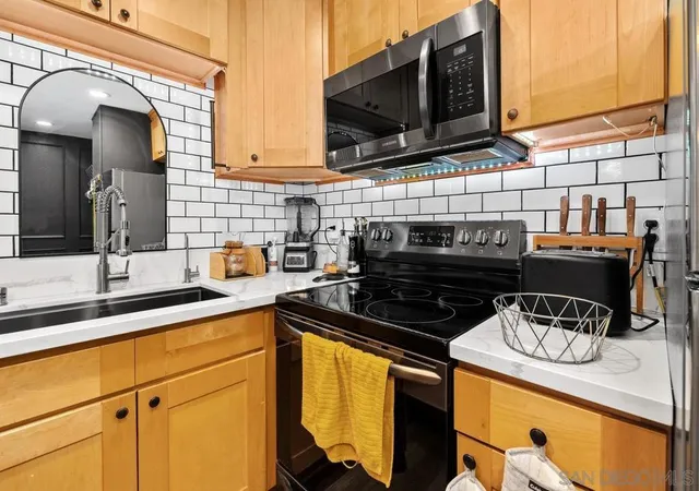 3rd image of 1775 Diamond, San Diego, CA 92109