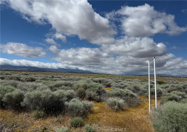 2nd image of 170 Avenue B 8, Lancaster, CA 93536 | MLS# SR26089227