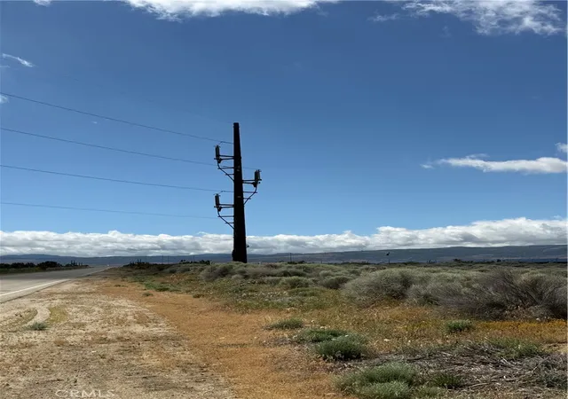 3rd image of 170 Avenue B-8, Lancaster, CA 93536 | MLS# SR26089227