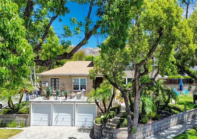 3rd image of 1120 East Ave, Burbank, CA 91504 | MLS# BB26088451