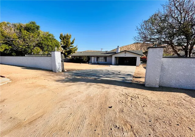 Homes for sale in Yucca Valley, CA | 57806 Desert Gold, Yucca Valley, CA 92284 | MLS# JT26089244