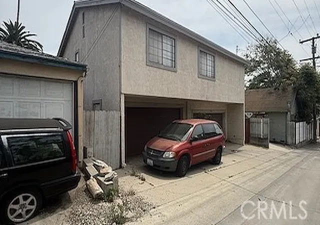 Photo 3 of Sale Pending at 1965 Saint Louis, Signal Hill, CA 90755 | MLS# PW26088966 | Listing updated on 2026-09-23