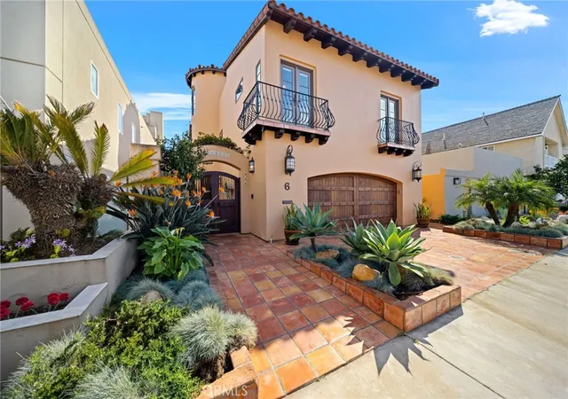 Photo 3 of Sale Pending at 6 Green Turtle, Coronado, CA 92118 | MLS# MB26077104 | Listing updated on 2026-10-03