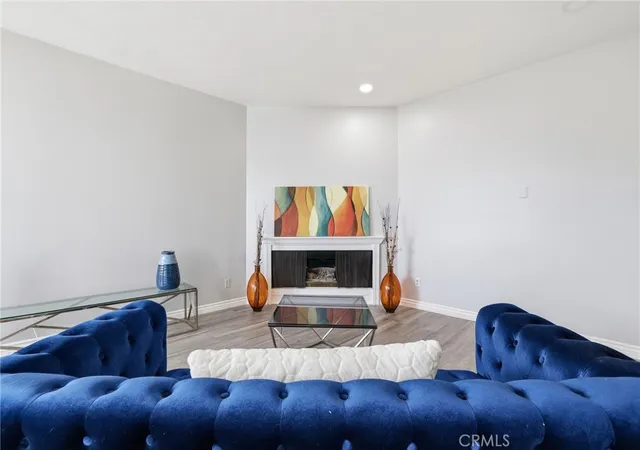 3rd image of La Fayette Park Place, Los Angeles, CA 90057
