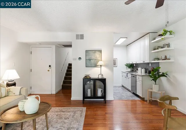 2nd image of 2716 Oak Road #95, Walnut Creek, CA 94597 | MLS# 41132313