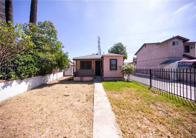 Photo 3 of Multi family home for sale at 8022 Felix, Bell Gardens, CA 90201 | MLS# DW26089419 | Listing updated on 2026-05-19