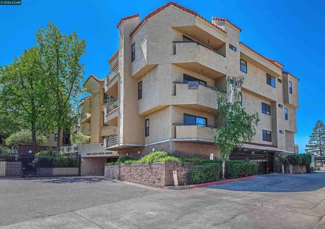 2nd image of 1201 Alta Vista Dr #206, Walnut Creek, CA 94596 | MLS# 41132316