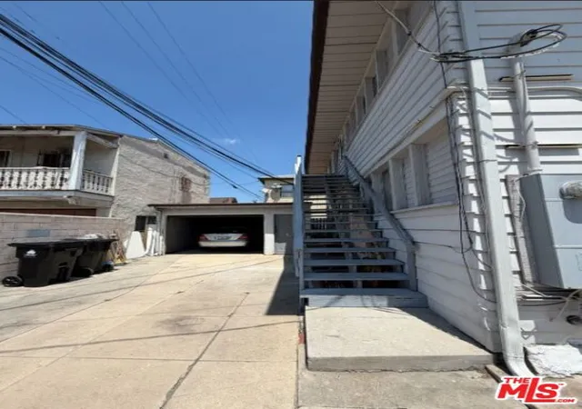 Photo 15 of Multi family home for sale at 903 N Edgemont St, Los Angeles, CA 90029 | MLS# 26789431 | Listing updated on 2026-10-06