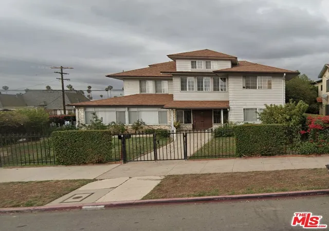 Photo 3 of Multi family home for sale at 903 N Edgemont St, Los Angeles, CA 90029 | MLS# 26789431 | Listing updated on 2026-10-06