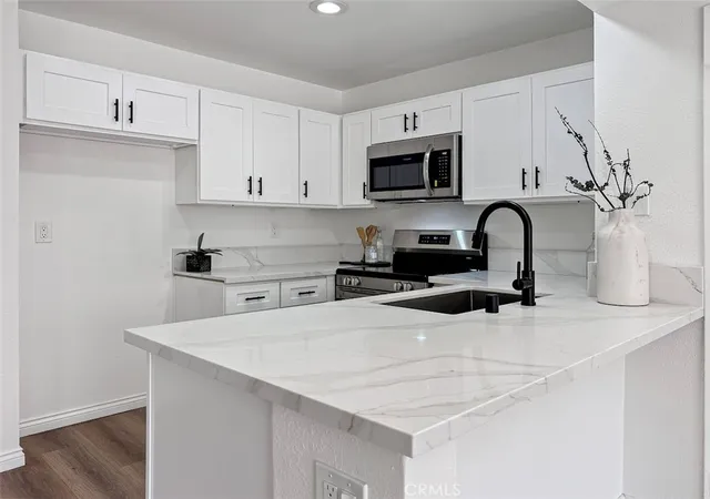 Listing Photo 4 - Condo for sale in building located at 1440 W Edgehill, San Bernardino, CA 92405 - Unit #56