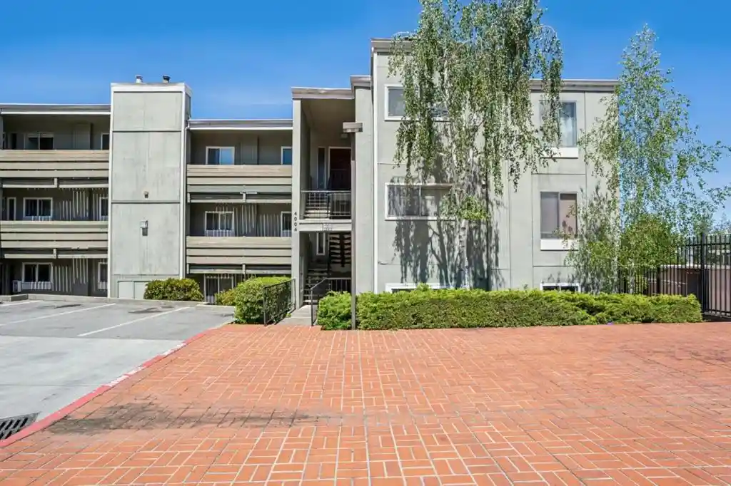 Listing Photo 20 - Condo for sale in 4004 Farm Hl Blvd located at 4004 Farm Hl Blvd, Redwood, CA 94061 - Unit #303