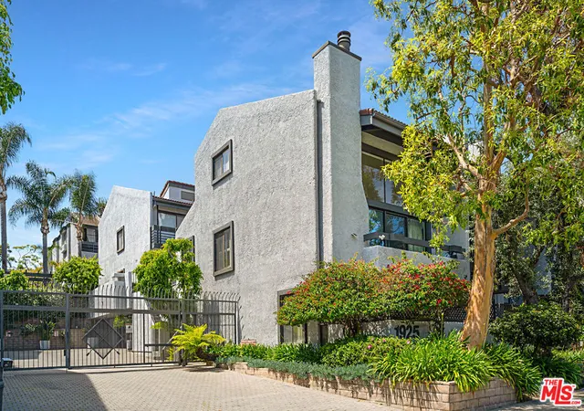 2nd image of 1925 S Beverly Glen Blvd #40, Los Angeles, CA 90025 | MLS# 26786555