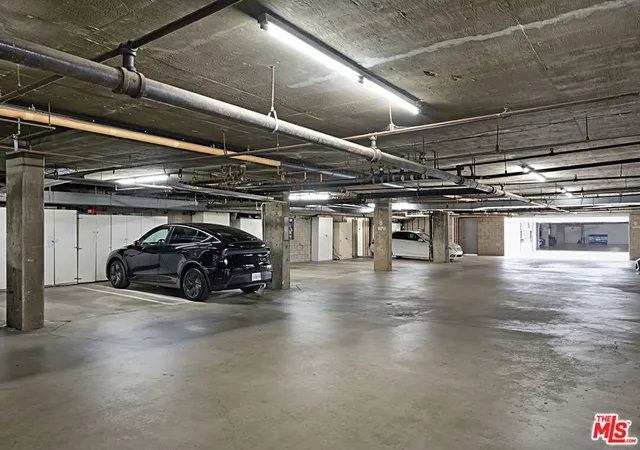 41st image of 1925 S Beverly Glen Blvd #40, Los Angeles, CA 90025 | MLS# 26786555
