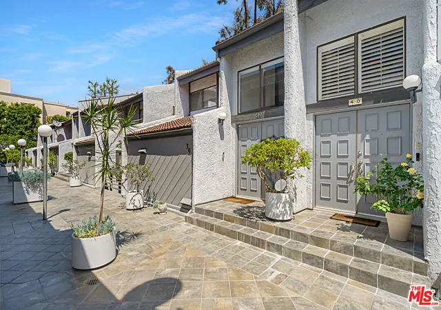 5th image of 1925 S Beverly Gln Blvd, Los Angeles, CA 90025