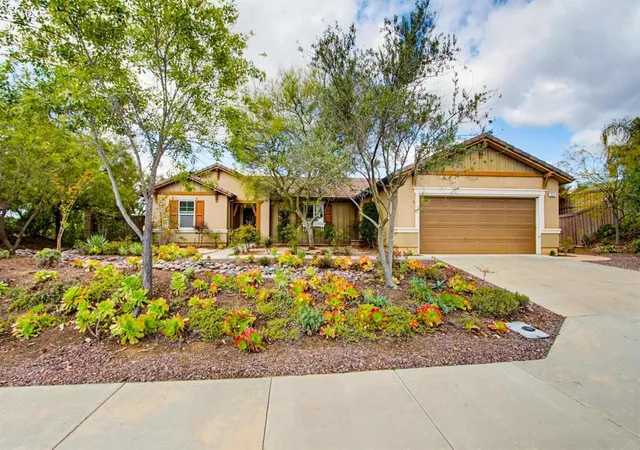 Homes for sale in Fallbrook, CA | 352 Tom Mcguinness Jr Cir, Fallbrook, CA 92028 | MLS# NDP2603984
