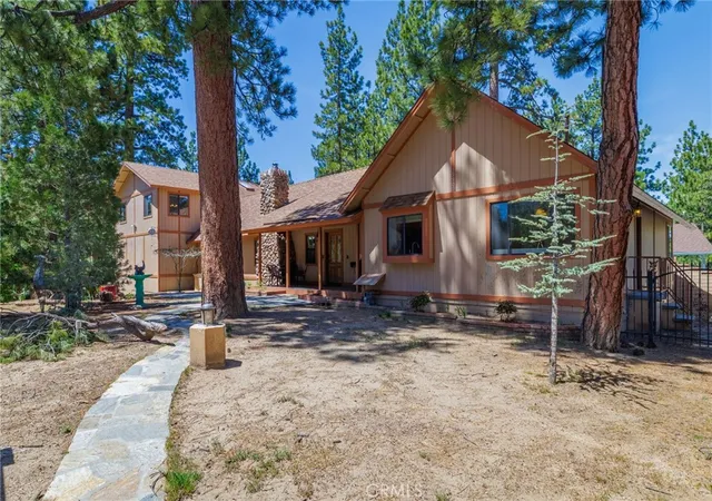 Photo 2 of Single family home for sale at 39900 Lakeview, Big Bear Lake, CA 92315 | MLS# SW26089642 | Listing updated on 2026-07-13
