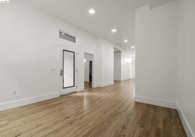 2nd image of 1545 32Nd Street #111, Oakland, CA 94608 | MLS# 41132369