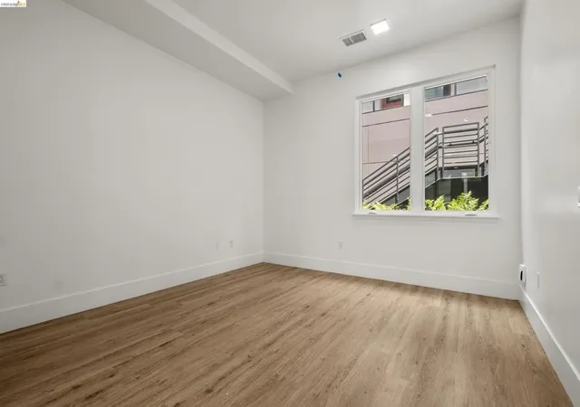 3rd image of 1545 32Nd Street #111, Oakland, CA 94608 | MLS# 41132369