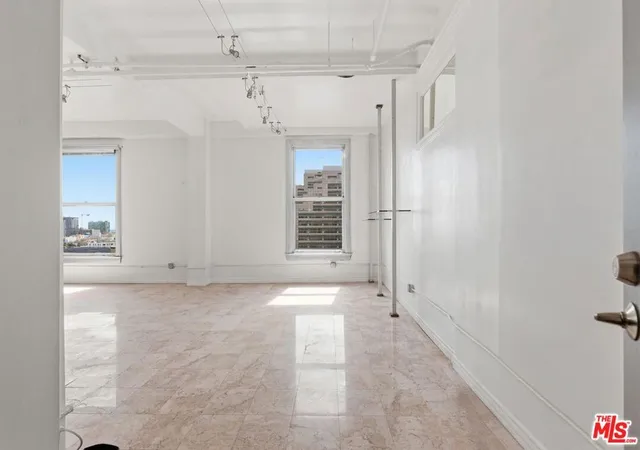 2nd image of 108 W 2nd St #908, Los Angeles, CA 90012 | MLS# 26800621