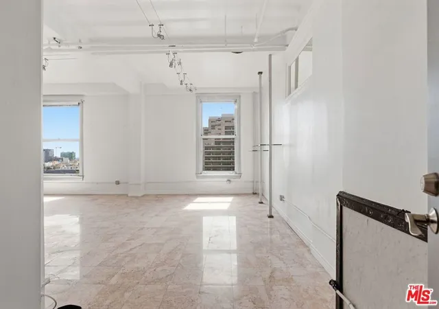 3rd image of 108 W 2Nd St #908, Los Angeles, CA 90012 | MLS# 26800621