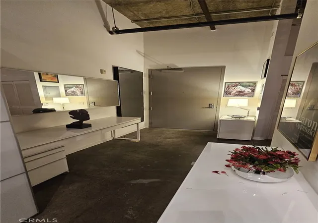 3rd image of 510 S Hewitt, Los Angeles, CA 90013
