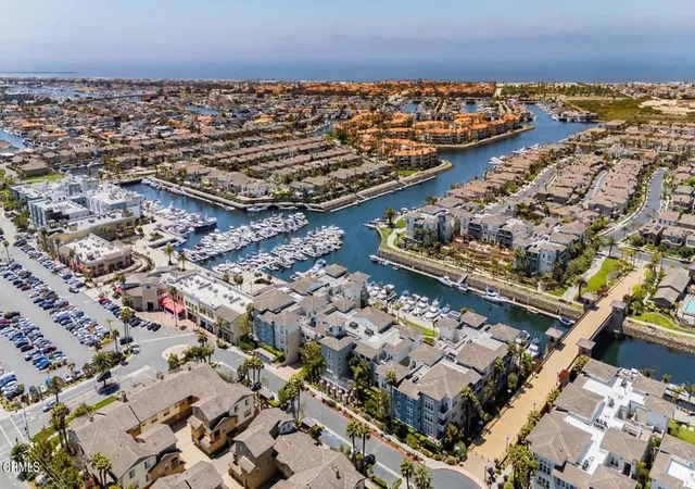 Photo 3 of Condo for sale at 1553 Windshore Way, Oxnard, CA 93035 | MLS# V1-36010 | Listing updated on 2026-10-03