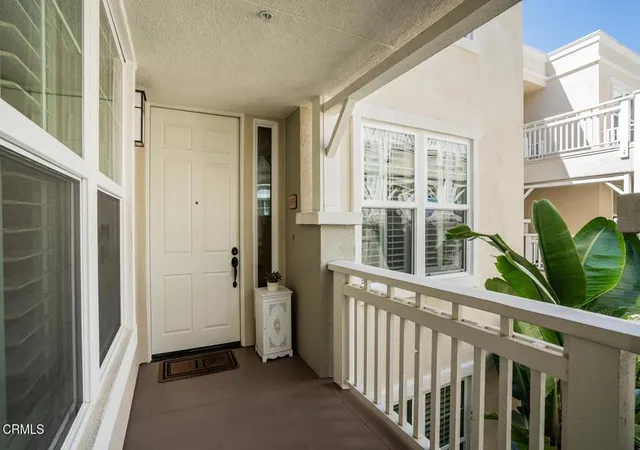 Listing Photo 4 - Condo for sale in building located at 1553 Windshore Wy, Oxnard, CA 93035
