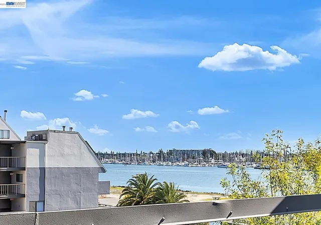 Homes for sale in Oakland, CA | 7 Embarcadero #312, Oakland, CA 94607 | MLS# 41132378