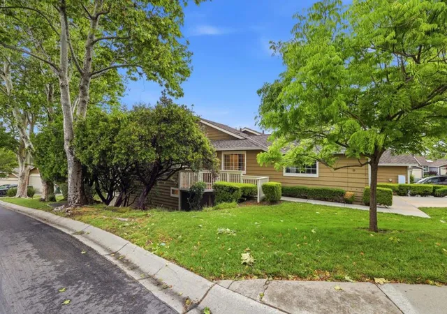Photo 3 of Townhouse for sale at 1222 Linder Hl Ln, San Jose, CA 95120 | MLS# ML82044587 | Listing updated on 2026-10-12