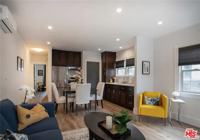 4th image of 910 Victoria Ave, Venice, CA 90291 | MLS# 26794069