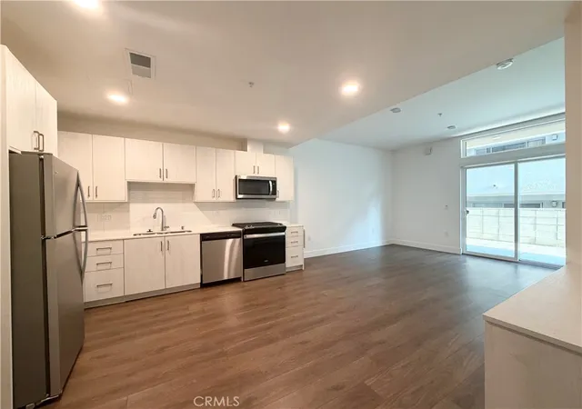 5th image of 709 E Walnut Street #222, Pasadena, CA 91101 | MLS# OC26089386