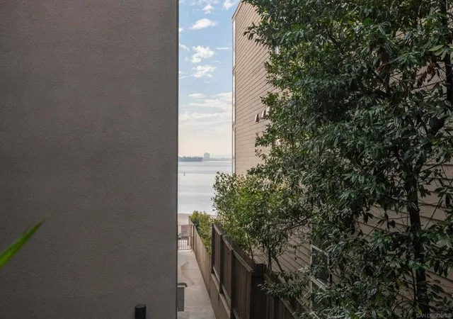 3rd image of 1235 Parker Pl #2B, San Diego, CA 92109 | MLS# 260009936SD