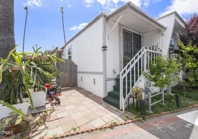 2nd image of 265 Beckwith #54A, Santa Paula, CA 93060 | MLS# V1-36012