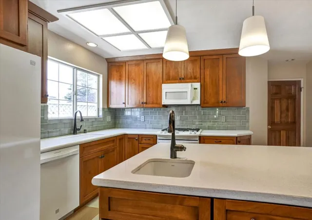 3rd image of 784 Sherman Oaks Dr, San Jose, CA 95128 | MLS# ML82044620
