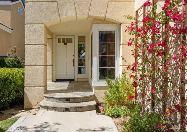 Photo 4 of Single family home for sale at 23029 Weymouth Pl, Valencia, CA 91354 | MLS# SR26078564 | Listing updated on 2026-10-01