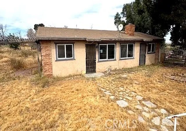 Photo 3 of Sale Pending at 15404 Seals, Victorville, CA 92394 | MLS# BB26085786 | Listing updated on 2026-10-10