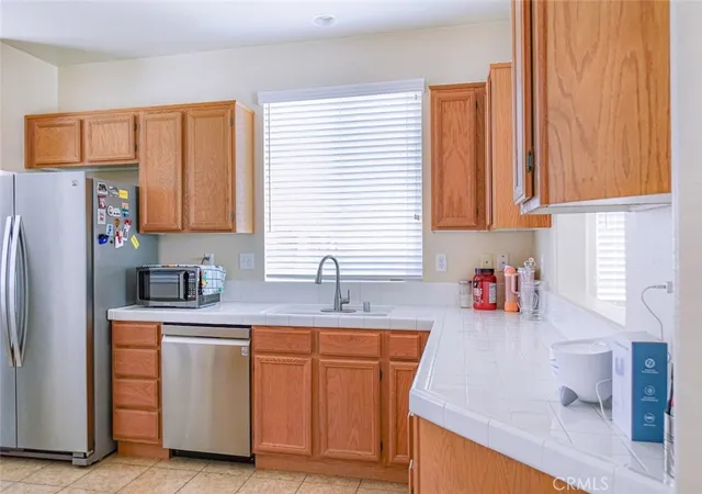 Photo 3 of Sale Pending at 13656 Sandpiper Pl, Victorville, CA 92392 | MLS# WS26090088 | Listing updated on 2026-07-11