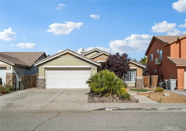 Homes for sale in Hesperia, CA | 9327 Agave Dr, Hesperia, CA 92344 | MLS# HD26090100