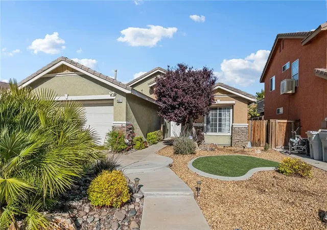 Homes for sale in Hesperia, CA | 9327 Agave Dr, Hesperia, CA 92344 | MLS# HD26090100