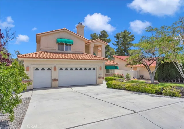 Photo 3 of Single family home for sale at 14740 Blue Grass Dr, Helendale, CA 92342 | MLS# CV26090109 | Listing updated on 2026-09-30