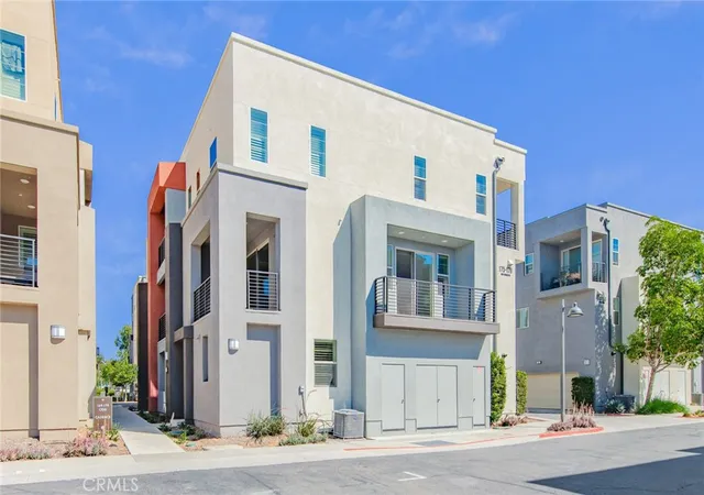 Townhouse for sale at 179 Cadence, Irvine, CA 92618 | MLS# TR26090141