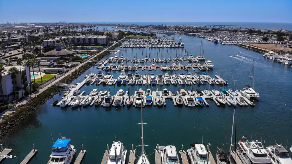 Listing Photo 1 - Condo for sale in 3101 Peninsula Rd located at 3101 Peninsula Rd, Oxnard, CA 93035 - Unit #121