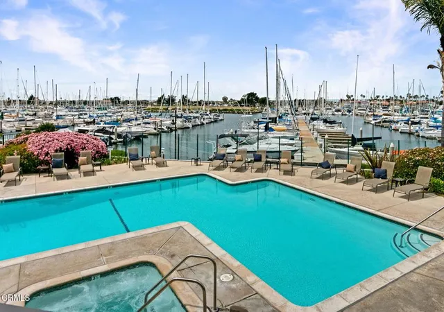 Listing Photo 2 - Condo for sale in building located at 3101 Peninsula Rd, Oxnard, CA 93035 - Unit #121