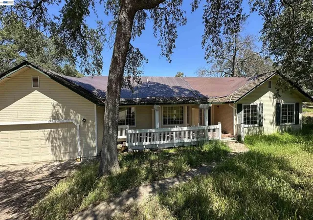 Photo 1 of Sale Pending at 2633 Glen Ct, Valley Springs, CA 95252 | MLS# 41132476 | Listing updated on 2026-09-06
